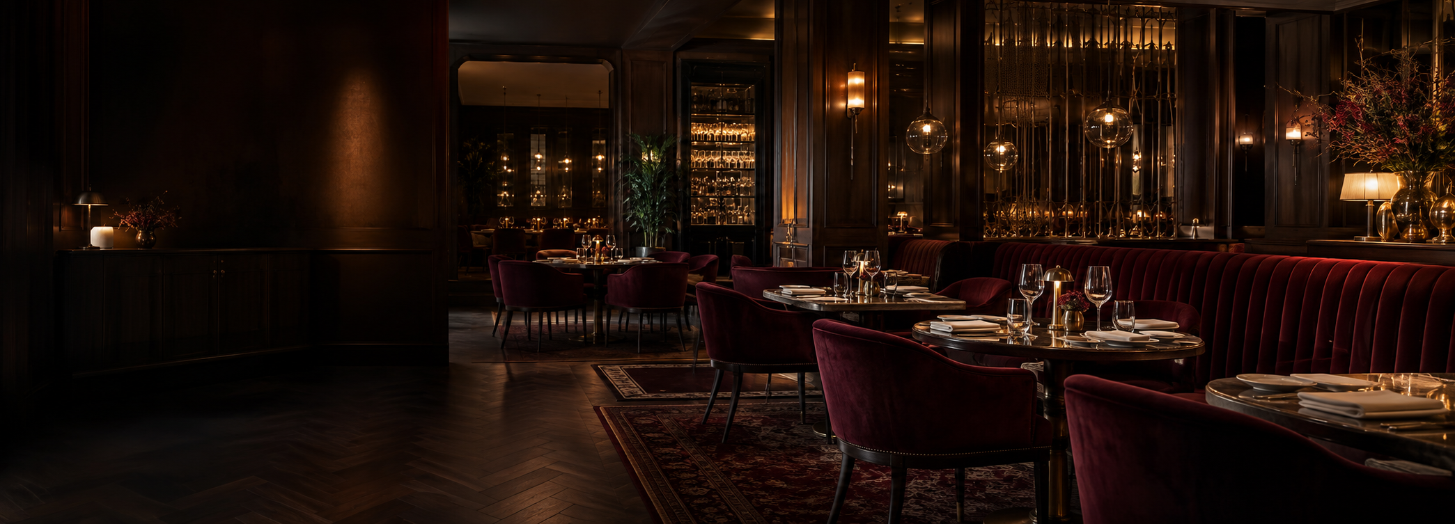 Salon restauracji Smakowiec w ciepłym świetle